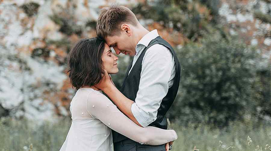 https://viragszepdekor.hu/wp-content/uploads/2020/10/home_02_image_05.jpg